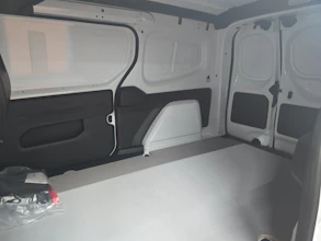https://vehicle.imgix.net/4119788/ddd9e964-4d37-4156-af8c-24d8fcdaca07.jpg