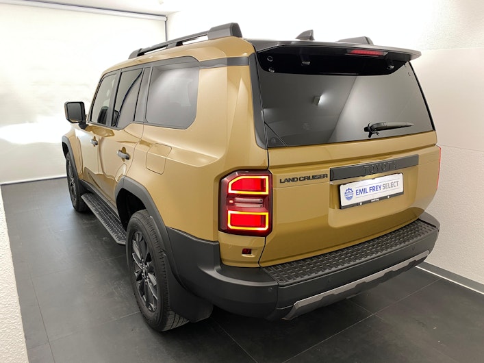 Vehicle image TOYOTA LANDCRUISER