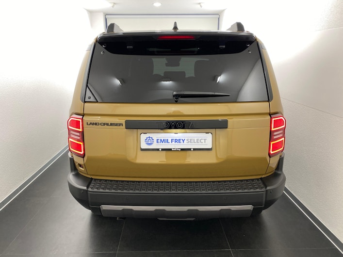 Vehicle image TOYOTA LANDCRUISER