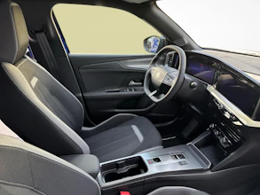 https://vehicle.imgix.net/4119814/261a4f81-2c6a-4b68-a63a-f58d697747c8.jpg