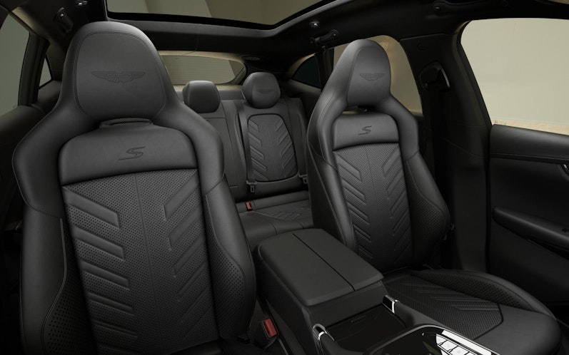 Vehicle image ASTON MARTIN DBX