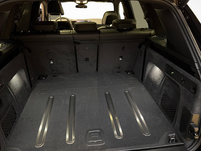 Vehicle image BMW X5