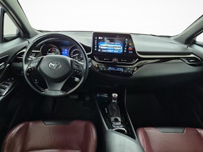 Vehicle image TOYOTA C-HR 1.8 VVTi HSD Premium / ab 3,99% Leasing bei Abschluss einer Protect Autoversicherung