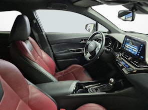 Vehicle image TOYOTA C-HR 1.8 VVTi HSD Premium / ab 3,99% Leasing bei Abschluss einer Protect Autoversicherung