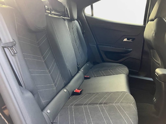 Vehicle image 7 Vehicle image 7