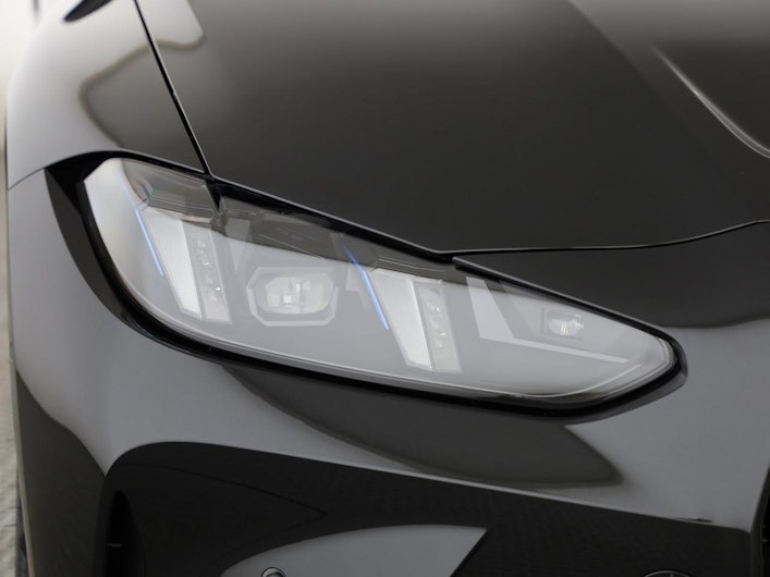 Vehicle image BMW 3 SERIES