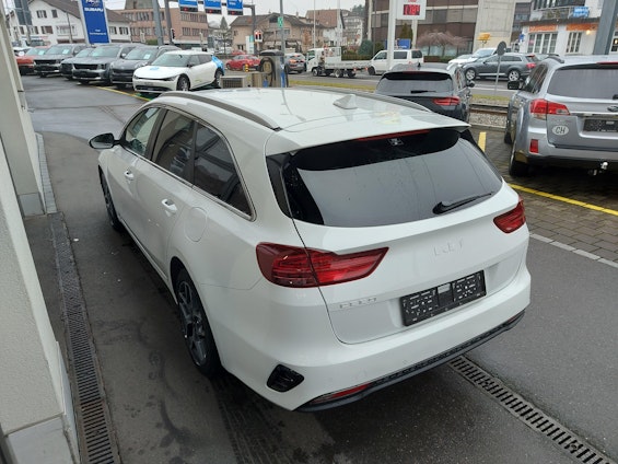 Vehicle image 14 Vehicle image 14