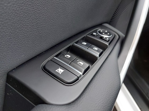 Vehicle image 16 Vehicle image 16