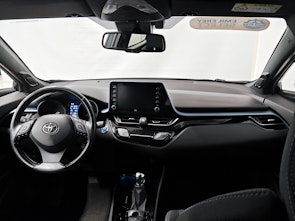 Vehicle image TOYOTA C-HR 1.8 VVTi HSD Trend