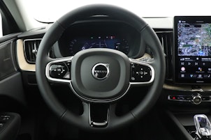 Vehicle image VOLVO XC60 2.0 T8 TE Ultra Dark eAWD