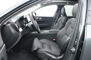 Vehicle image VOLVO XC60 2.0 T8 TE Ultra Dark eAWD