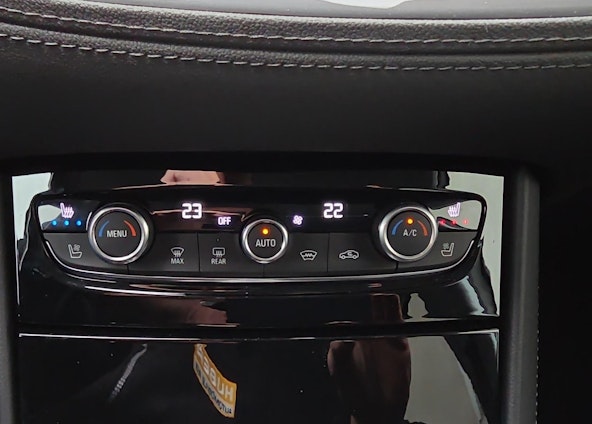 Vehicle image 25 Vehicle image 25