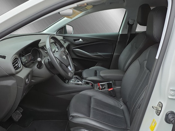 Vehicle image 8 Vehicle image 8