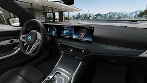 Vehicle image BMW 330e xDrive SAG Touring