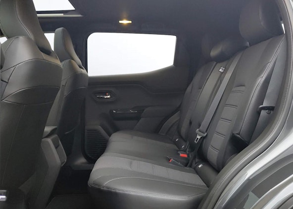 Vehicle image 8 Vehicle image 8