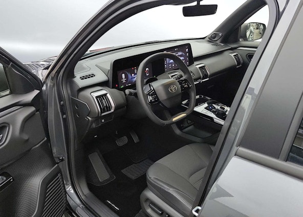 Vehicle image 10 Vehicle image 10