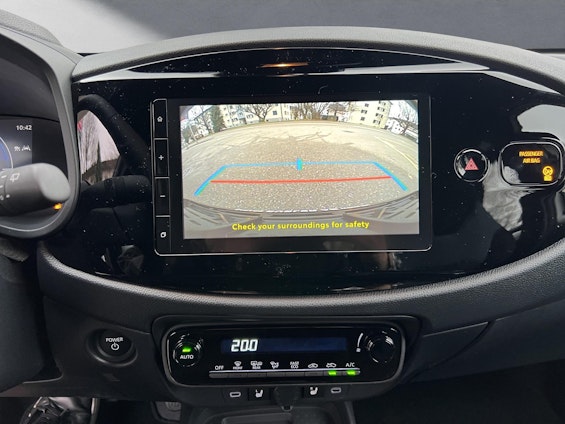 Vehicle image 9 Vehicle image 9