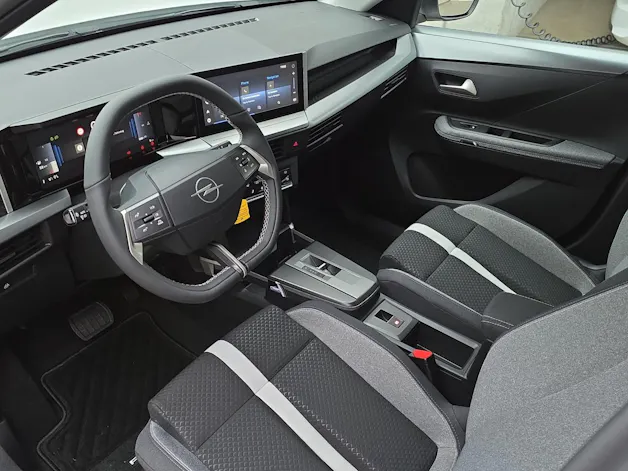 Opel Frontera 1.2 T HEV 145 GS 7-Sitzplätzer