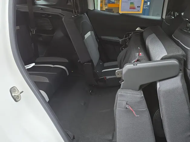 Opel Frontera 1.2 T HEV 145 GS 7-Sitzplätzer