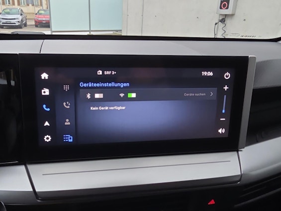 Vehicle image 24 Vehicle image 24