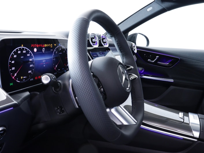 Vehicle image MERCEDES-BENZ GLC 220