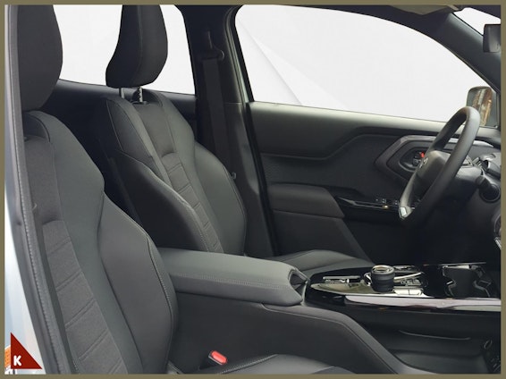 Vehicle image 17 Vehicle image 17