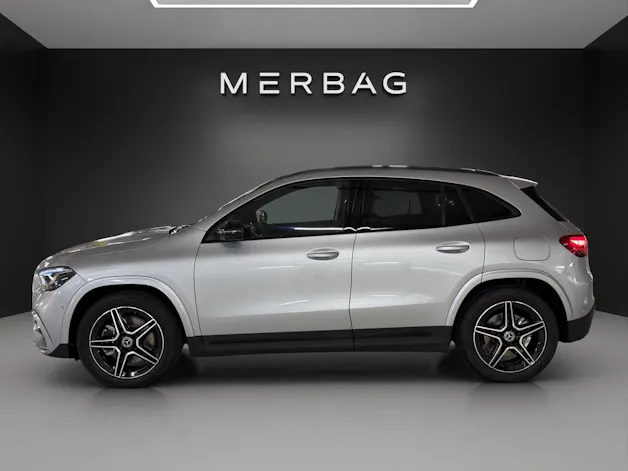 Mercedes-Benz GLA 220d 4Matic 8G-DCT