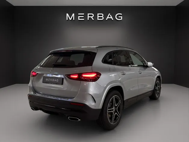 Mercedes-Benz GLA 220d 4Matic 8G-DCT