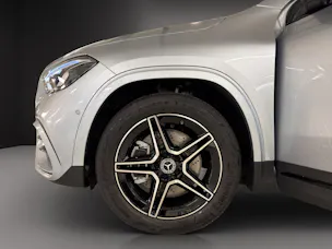 Mercedes-Benz GLA 220d 4Matic 8G-DCT