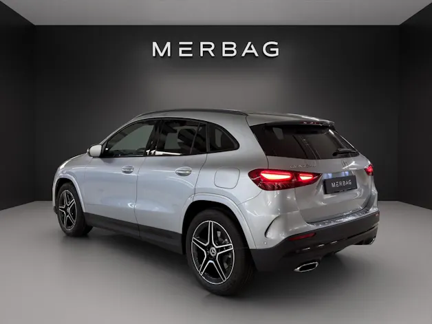 Mercedes-Benz GLA 220d 4Matic 8G-DCT