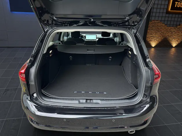 Ford Focus Kombi 1.0i EcoBoost Hybrid 155 PS Titanium X AUTOMAT