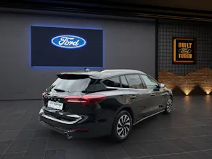 Ford Focus Kombi 1.0i EcoBoost Hybrid 155 PS Titanium X AUTOMAT