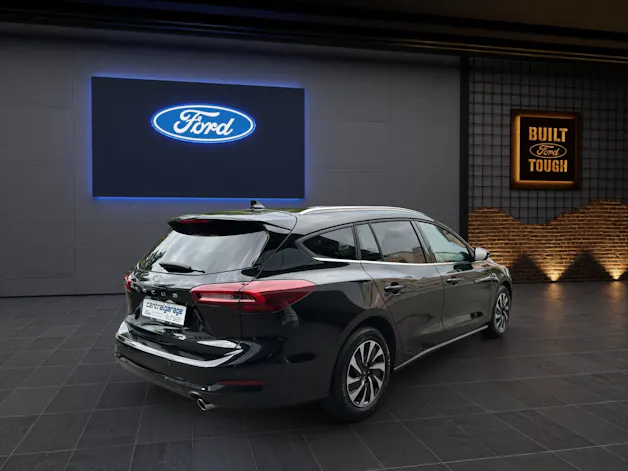 Ford Focus Kombi 1.0i EcoBoost Hybrid 155 PS Titanium X AUTOMAT