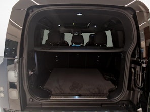 Vehicle image LAND ROVER Defender 110 4.4 V8 Octa