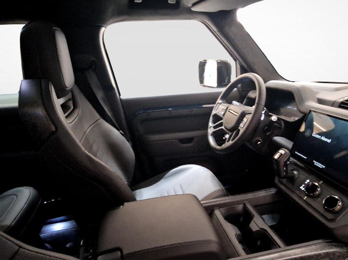 Vehicle image LAND ROVER DEFENDER