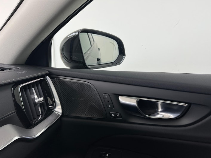 Vehicle image VOLVO V60