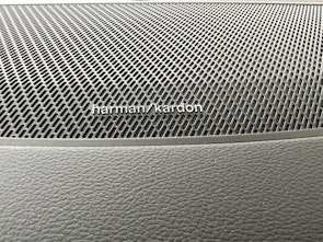 Vehicle image VOLVO V60 2.0 T8 TE Ultra Dark for Business eAWD