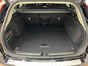 Vehicle image VOLVO V60 2.0 T8 TE Ultra Dark for Business eAWD