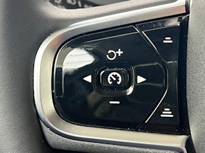 Vehicle image VOLVO V60 2.0 T8 TE Ultra Dark for Business eAWD