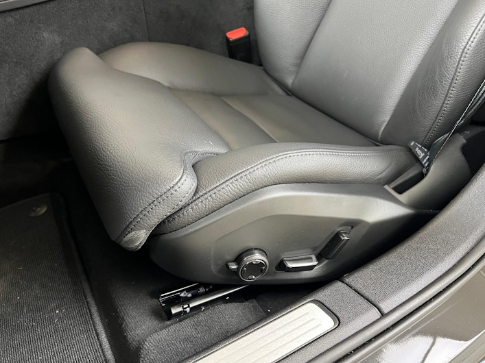 Vehicle image VOLVO V60