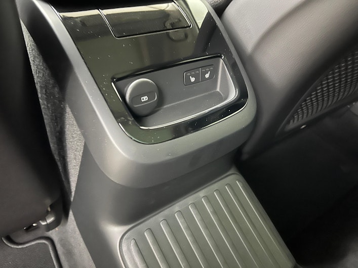 Vehicle image VOLVO V60