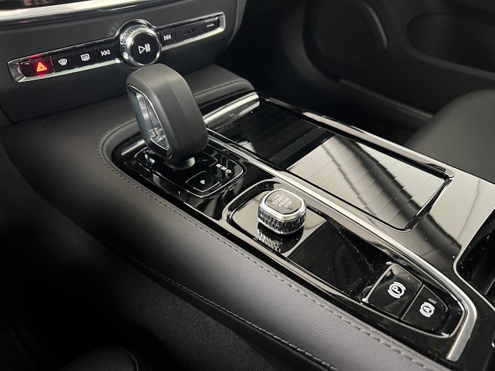 Vehicle image VOLVO V60