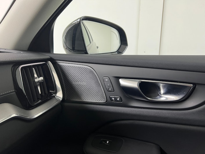 Vehicle image VOLVO V60