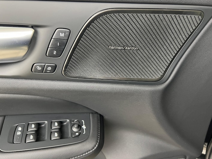 Vehicle image VOLVO V60