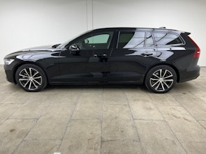 Vehicle image VOLVO V60 2.0 T8 TE Ultra Dark for Business eAWD