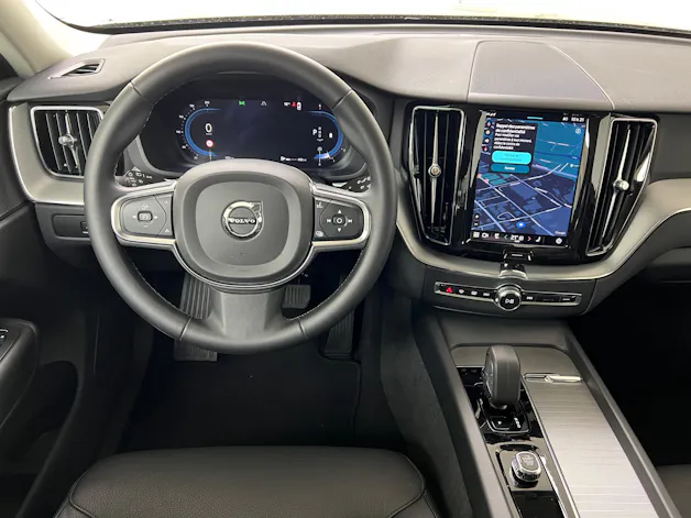 Volvo XC60 2.0 B4 MH Core AWD / ab 3,99% Leasing bei Abschluss einer Protect Autoversicherung