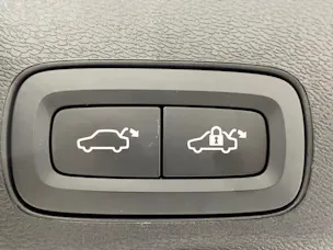 Volvo XC60 2.0 B4 MH Core AWD / ab 3,99% Leasing bei Abschluss einer Protect Autoversicherung