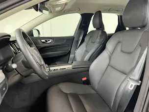 Volvo XC60 2.0 B4 MH Core AWD / ab 3,99% Leasing bei Abschluss einer Protect Autoversicherung