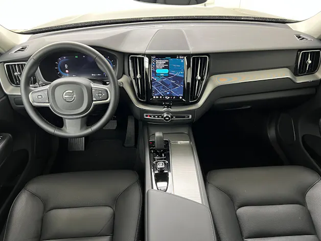 Volvo XC60 2.0 B4 MH Core AWD / ab 3,99% Leasing bei Abschluss einer Protect Autoversicherung