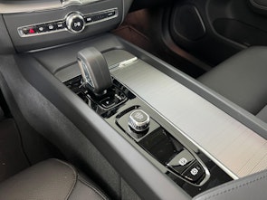 Vehicle image VOLVO XC60 2.0 B4 MH Core AWD